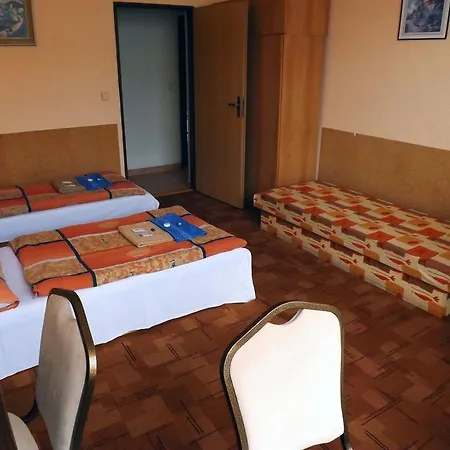 Avion Hotel