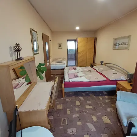Hotel Avion