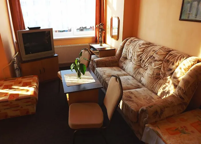 Avion Hotel