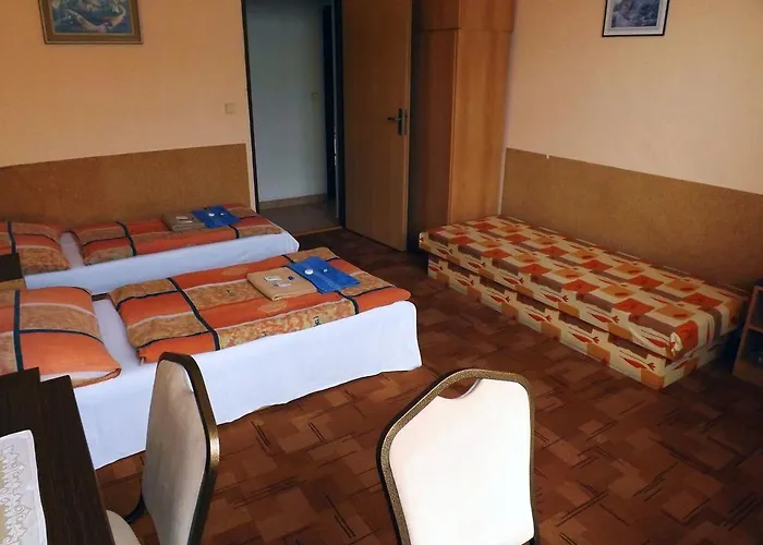 Avion Hotel